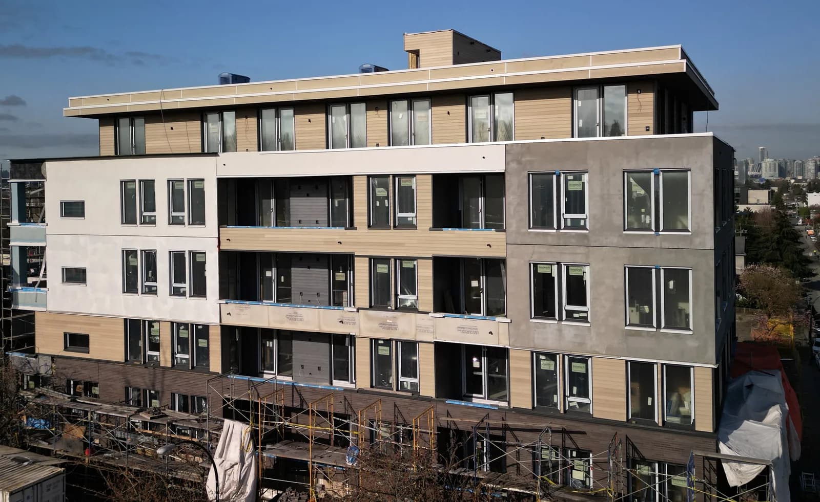 Adanac, Vancouver, BC. Masonry & Stone, Stucco, Siding by MV Construction