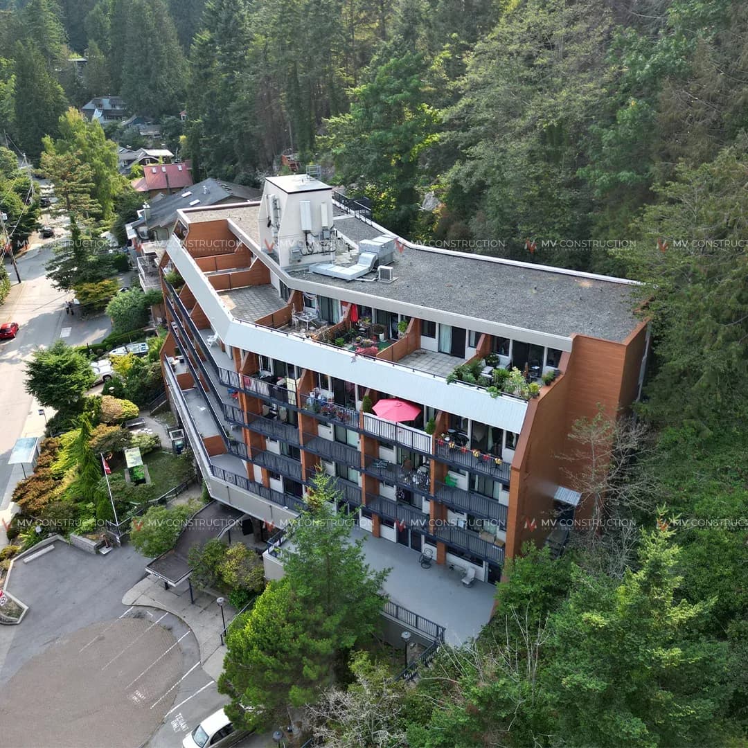 Libby Lodge, Horseshoe Bay, West Vancouver, BC. Siding by MV Construction